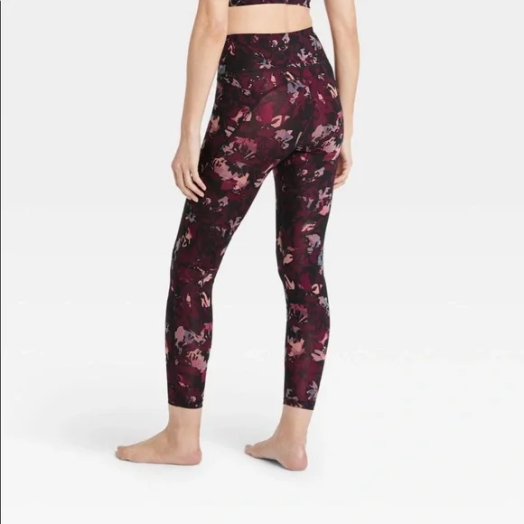 NWT Contour Power Waist  High Rise 7/8 Purple Print Leggings All In Motion - Picture 5 of 15